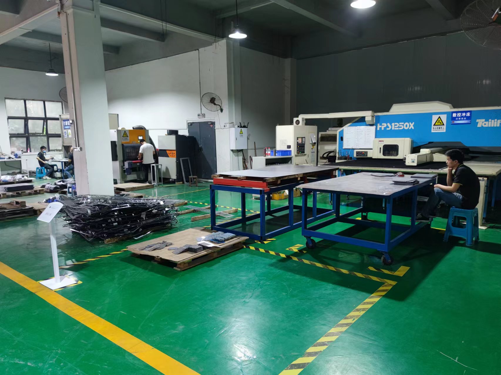 精密鈑金車間整理，整頓，全面推行7S標準化建設(shè)